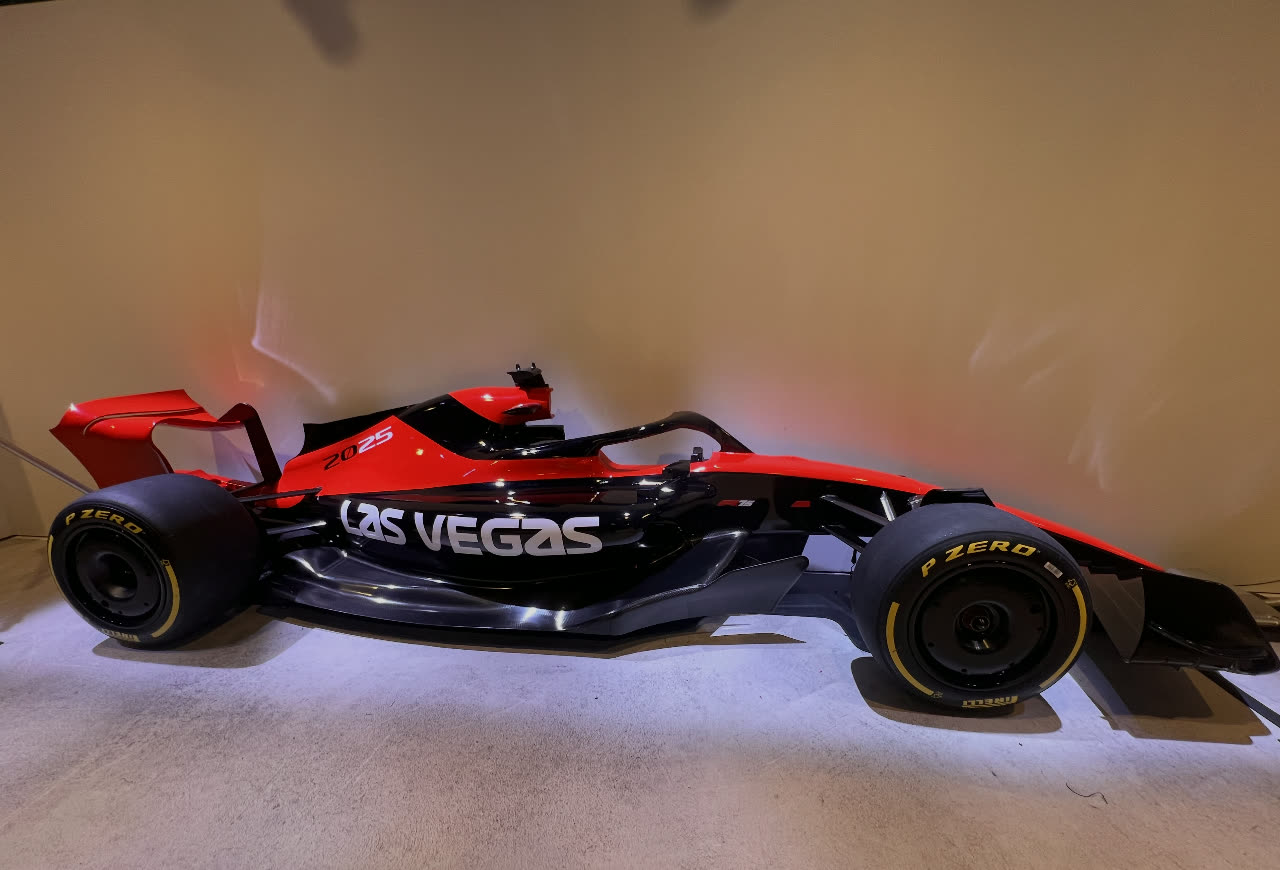 Show-car wrap — full vinyl on F1 display chassis