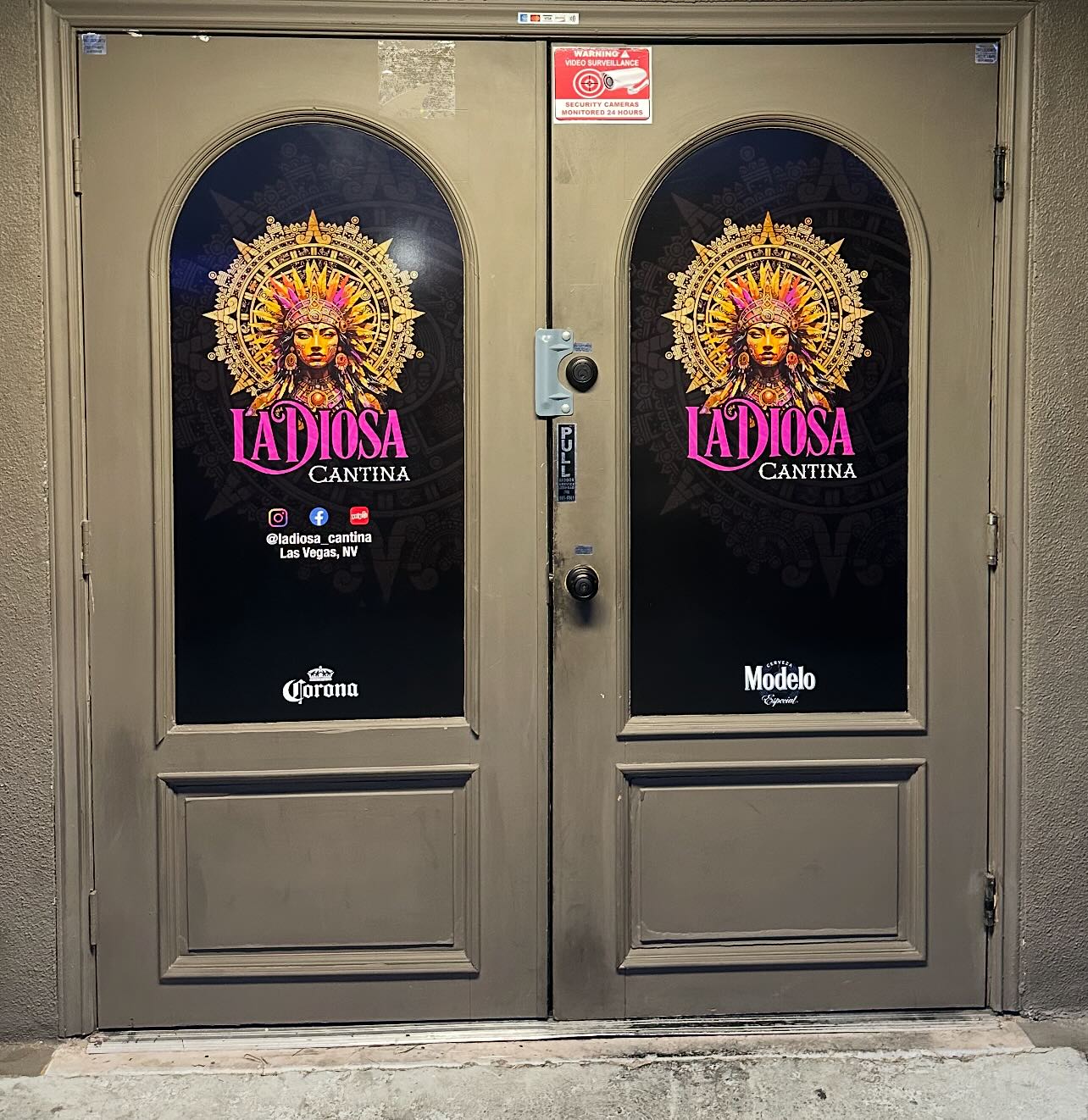 La Diosa — Storefront door graphics